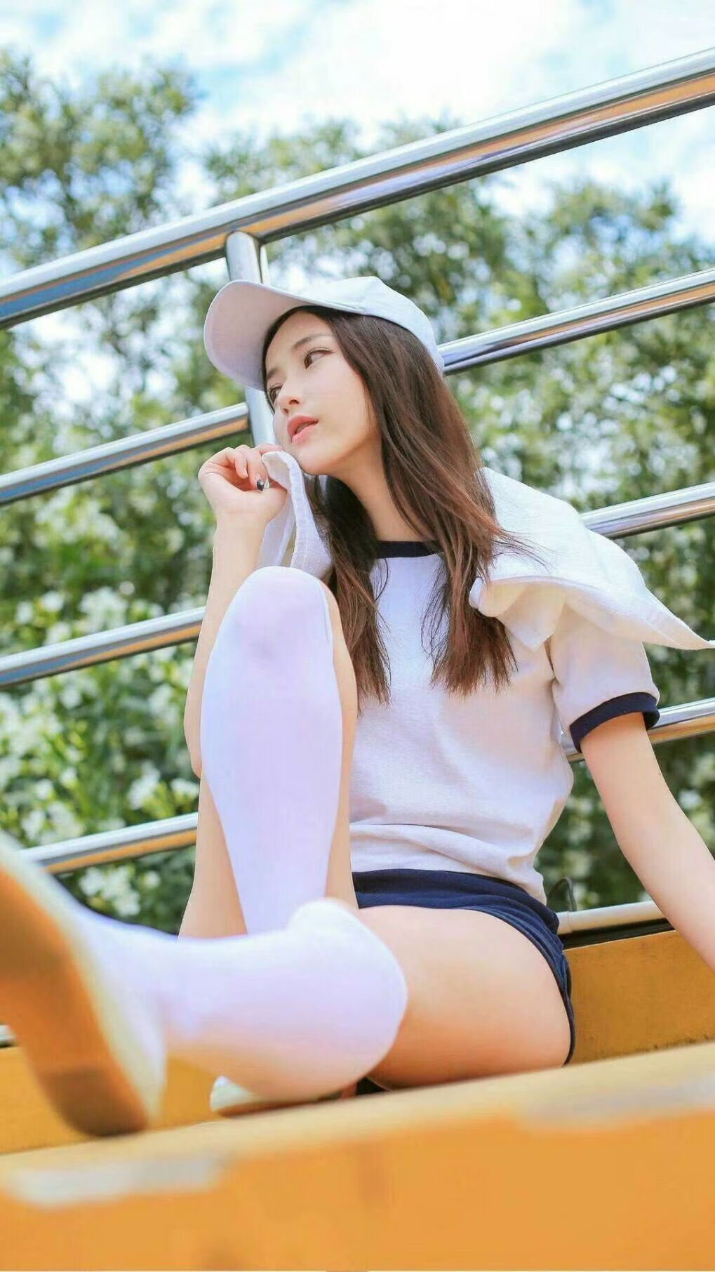 传统竹竿跳高比赛,体验民族运动的魅力,竹竿跳跃